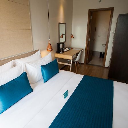 The Cirque Serviced Residences Quezon City Exteriör bild