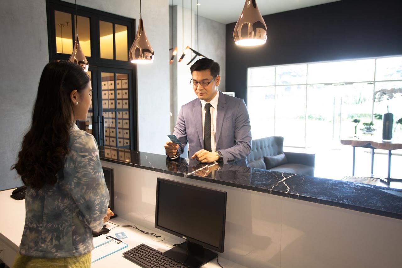 The Cirque Serviced Residences Quezon City Exteriör bild