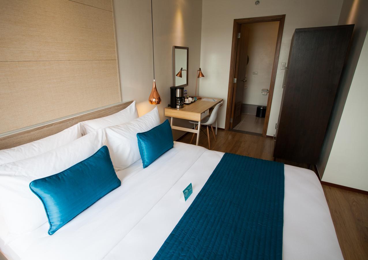 The Cirque Serviced Residences Quezon City Exteriör bild