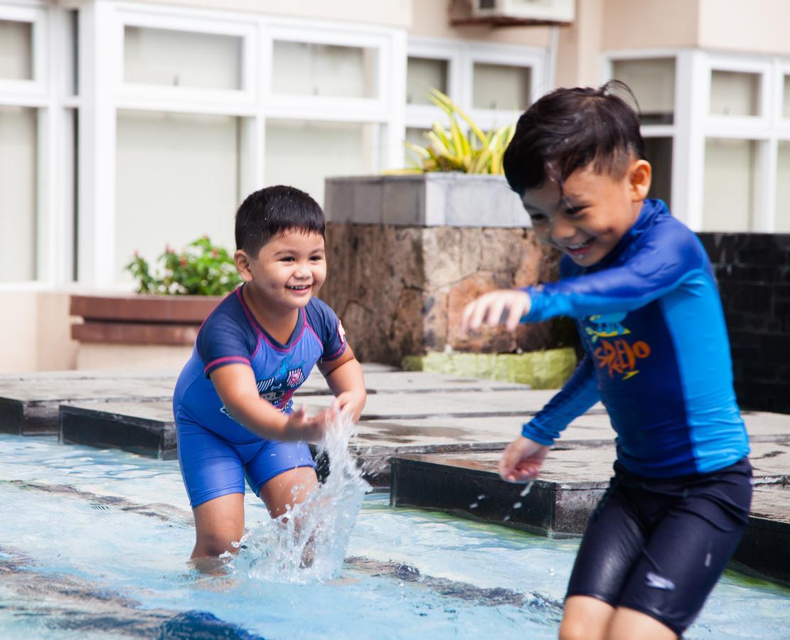 The Cirque Serviced Residences Quezon City Exteriör bild