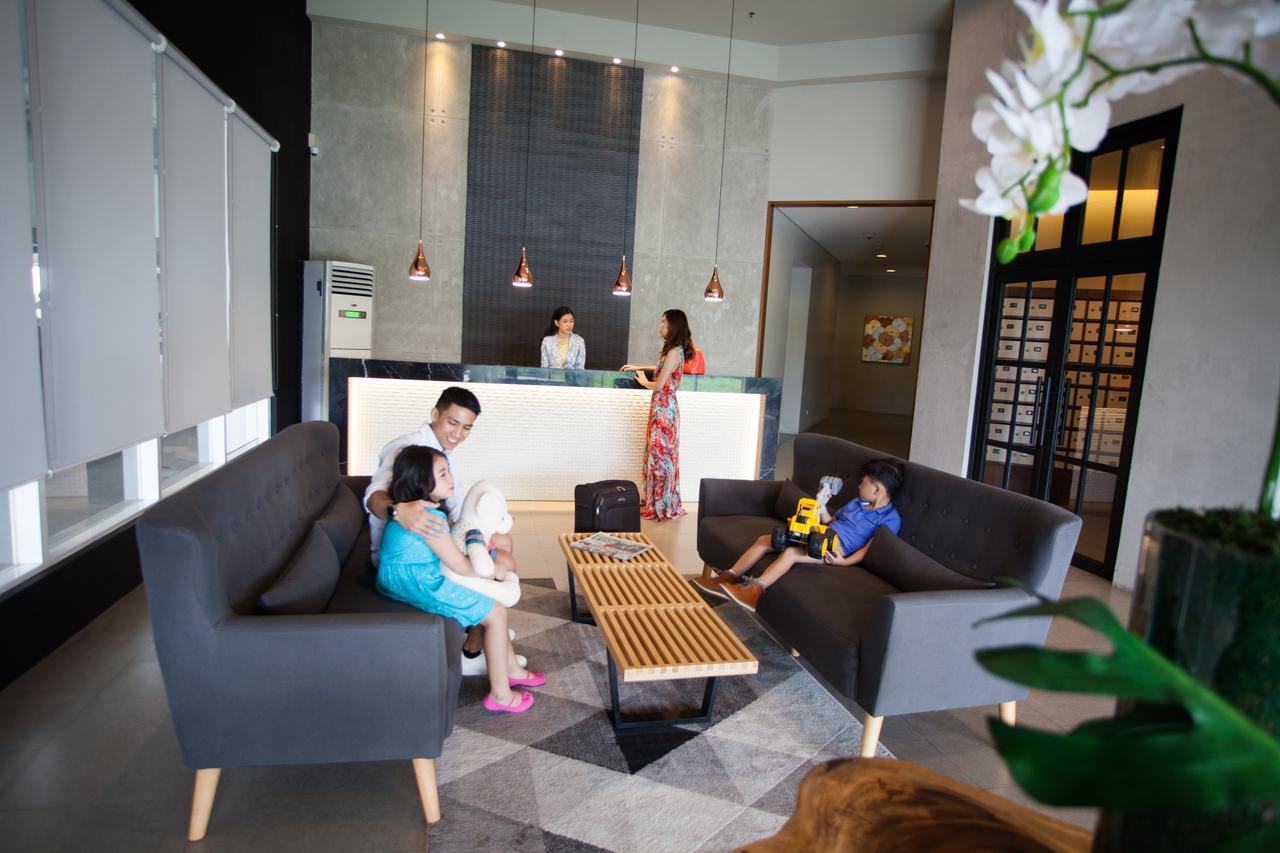 The Cirque Serviced Residences Quezon City Exteriör bild