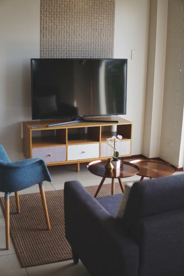 The Cirque Serviced Residences Quezon City Exteriör bild